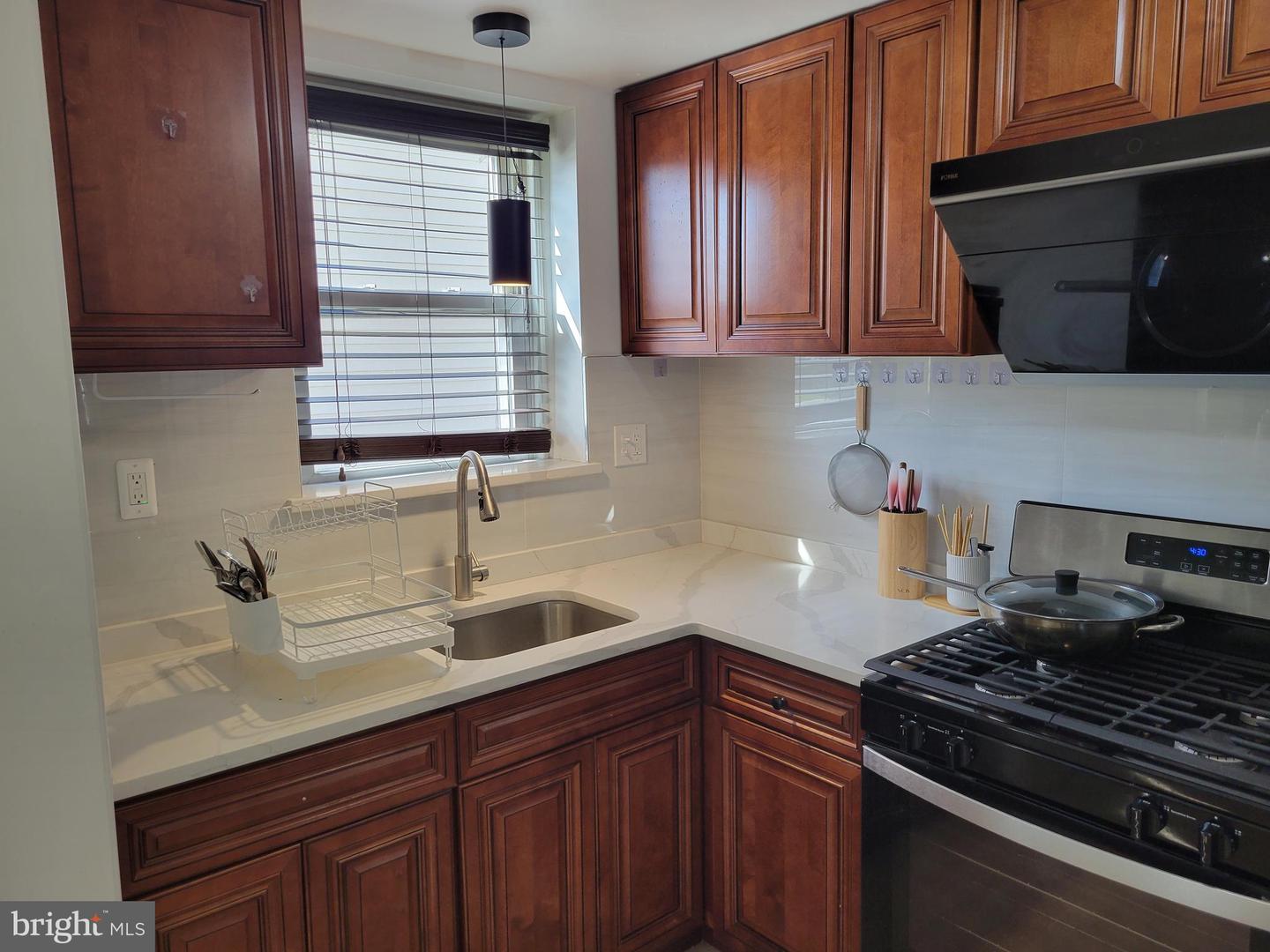 329 Talbott Ave Property Photo 8