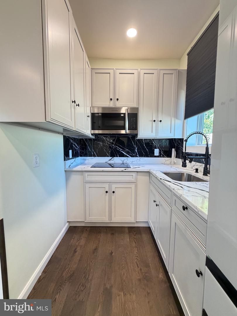 6708 Longridge Dr Property Photo 1