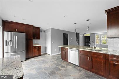 10907 Daniel Sim Ct Property Photo 6