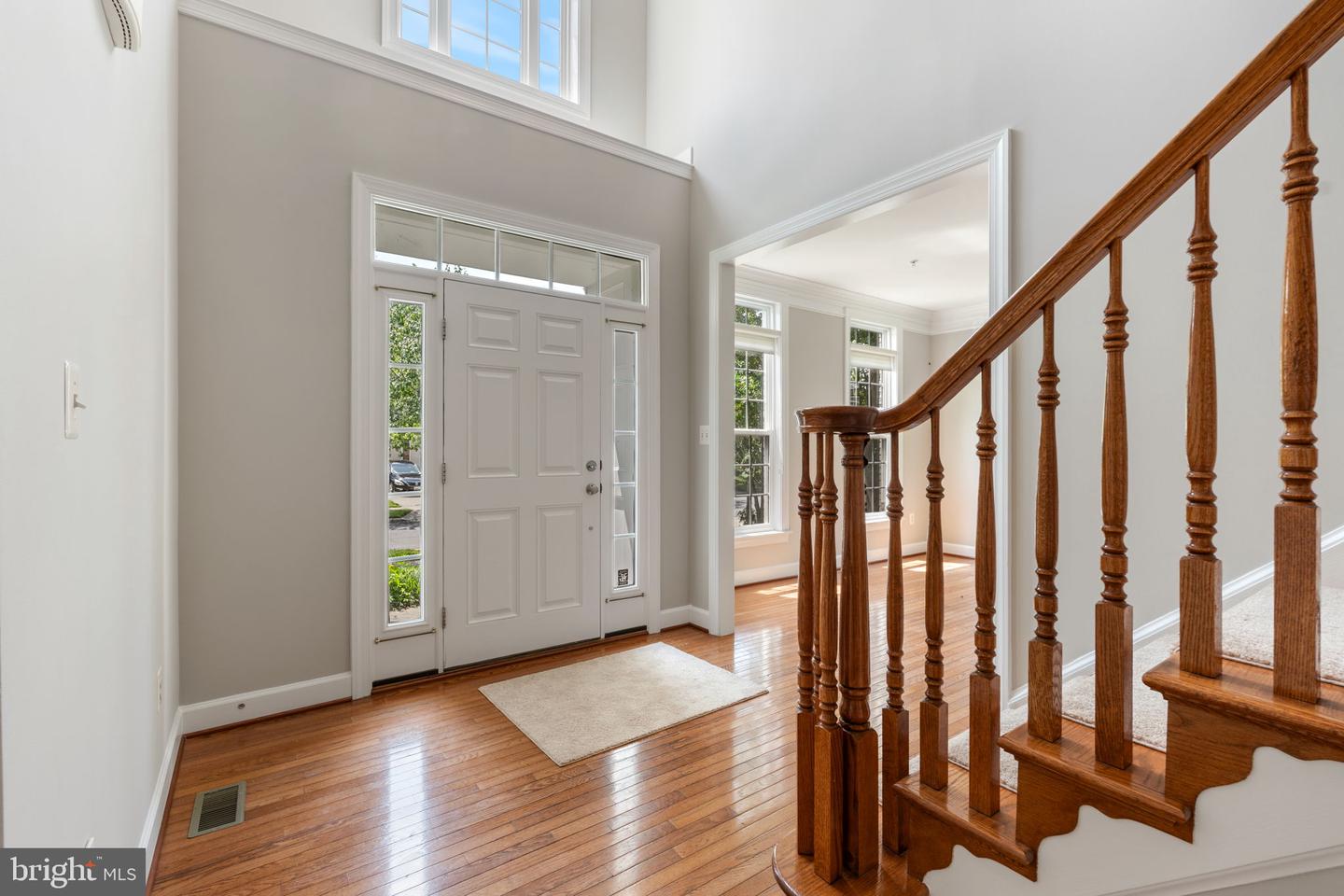 15436 Symondsbury Way Property Photo 5