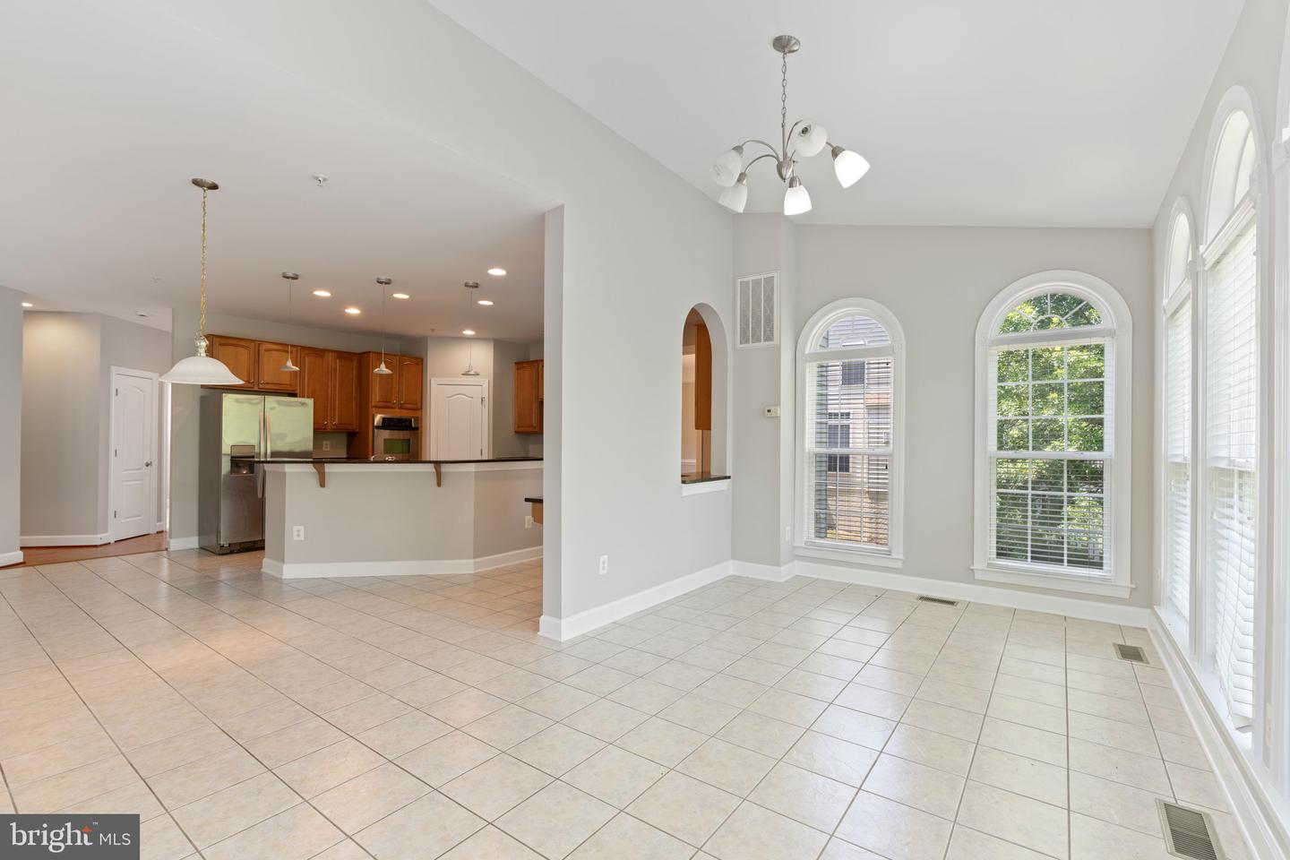 15436 Symondsbury Way Property Photo 7