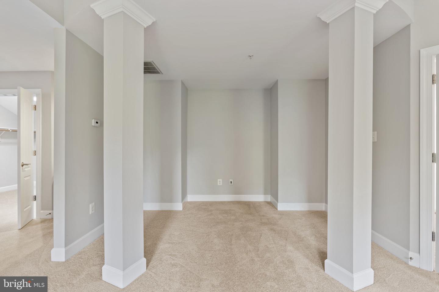 15436 Symondsbury Way Property Photo 28