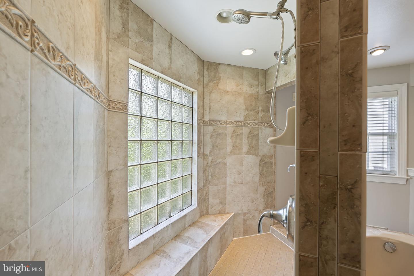 15436 Symondsbury Way Property Photo 30