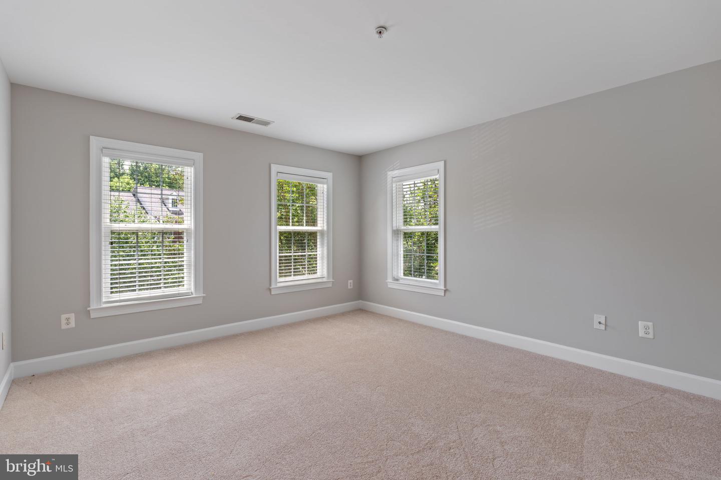 15436 Symondsbury Way Property Photo 35