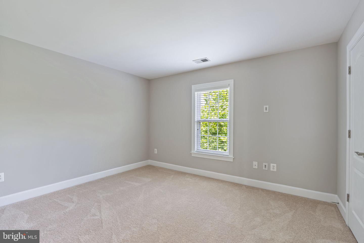 15436 Symondsbury Way Property Photo 38