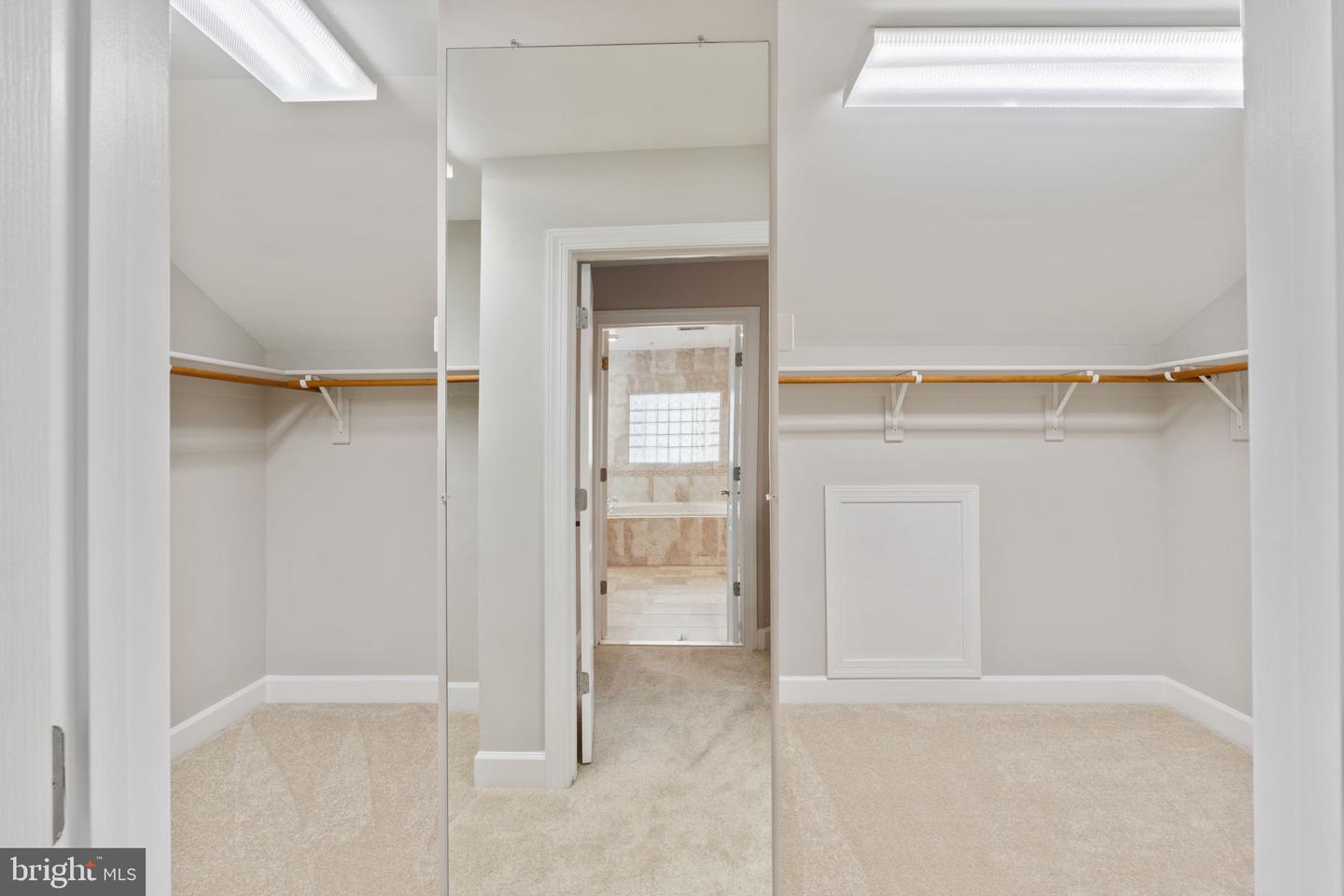 15436 Symondsbury Way Property Photo 42