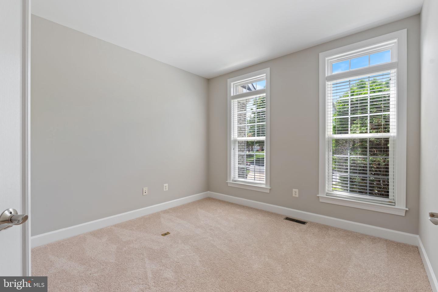 15436 Symondsbury Way Property Photo 43