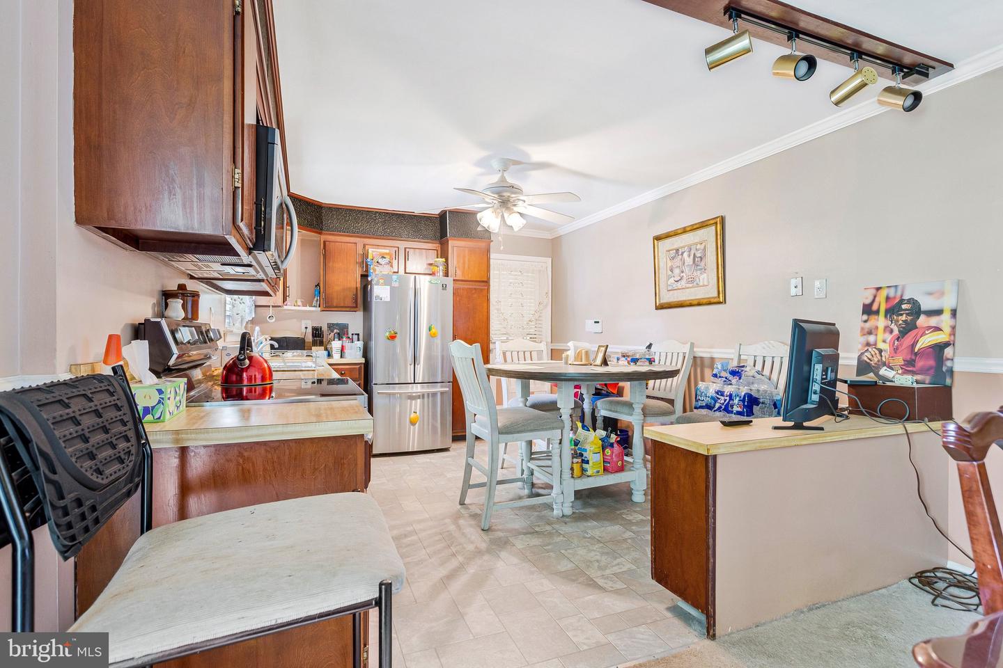 12102 Wimbleton St Property Photo 4