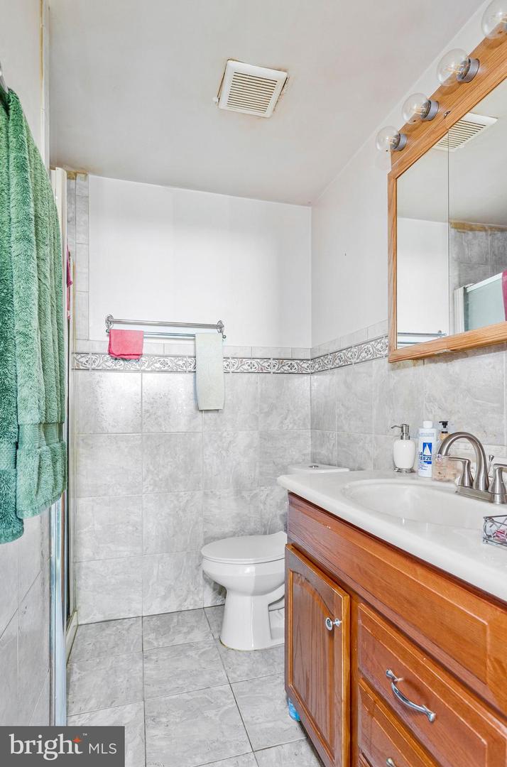 12102 Wimbleton St Property Photo 5