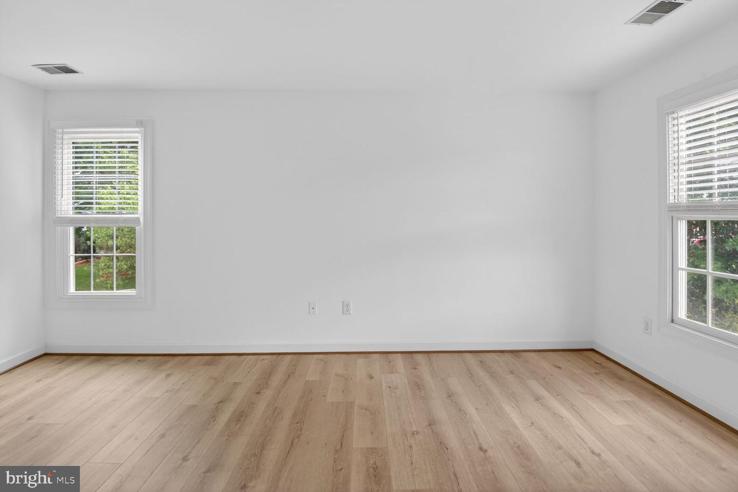 11901 Shakespeare Ct Property Photo 39