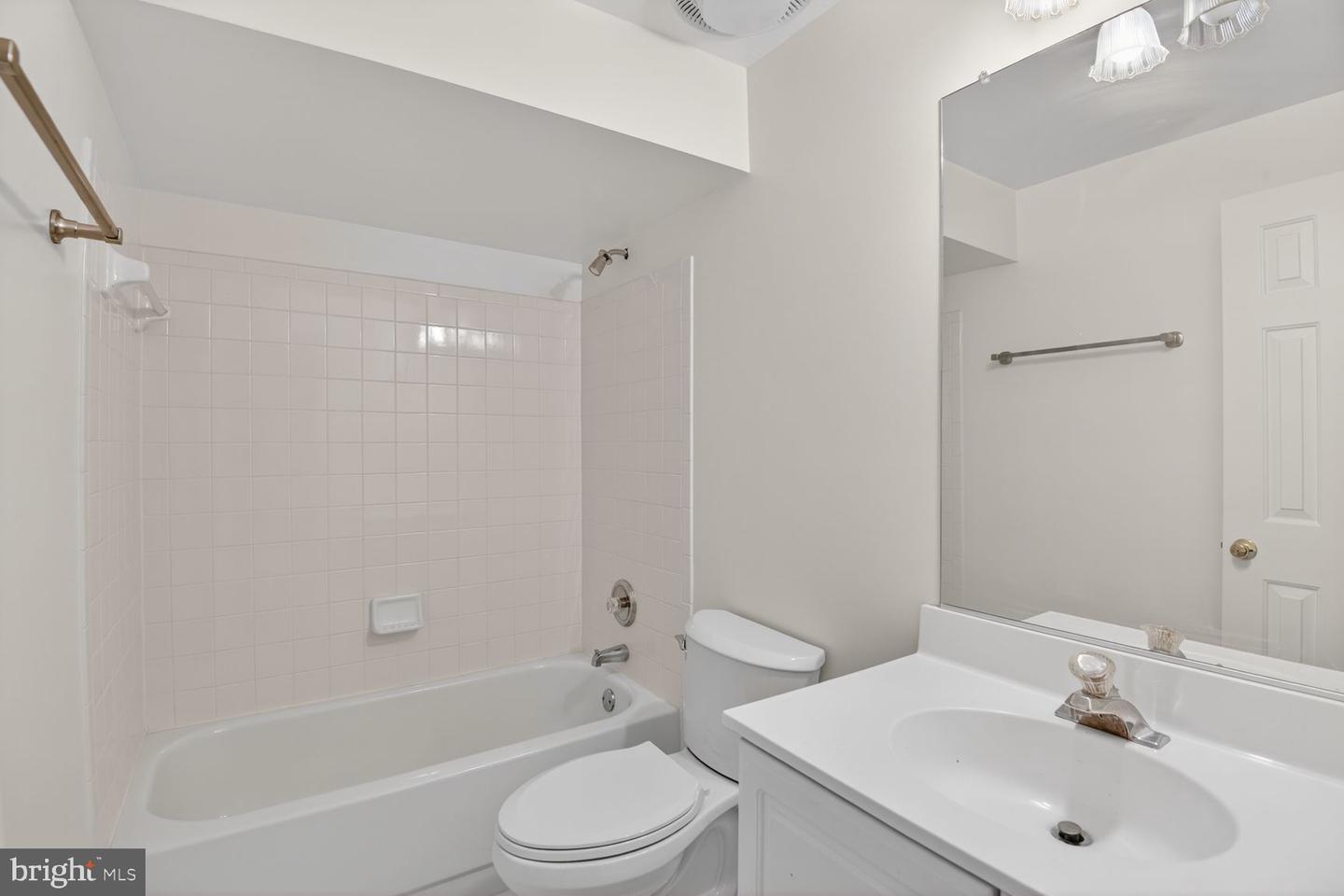 11901 Shakespeare Ct Property Photo 47