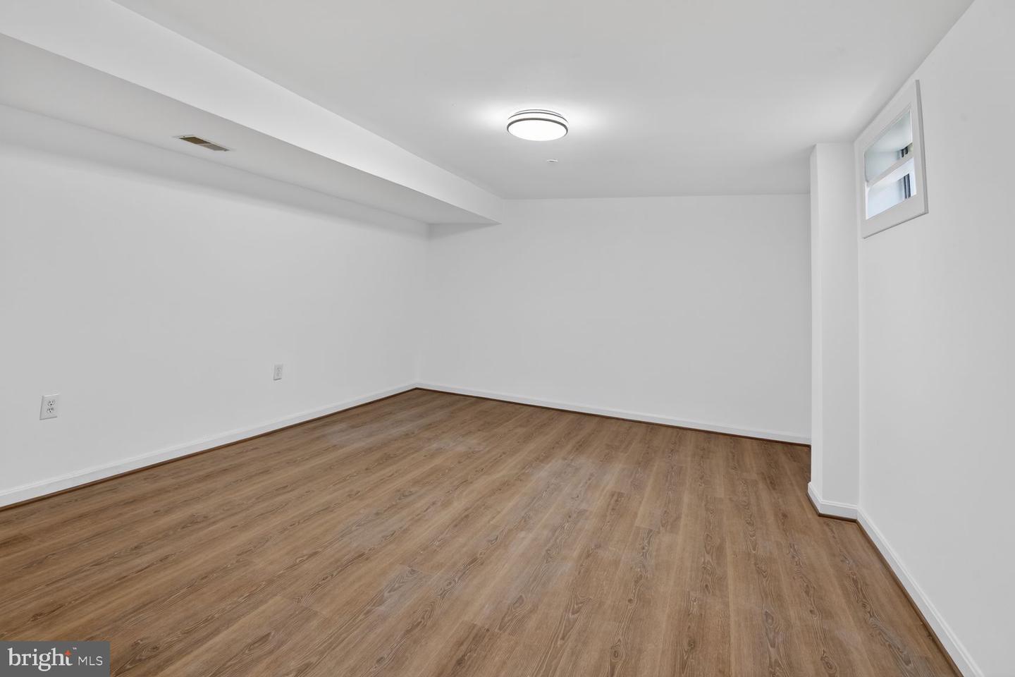 11901 Shakespeare Ct Property Photo 48