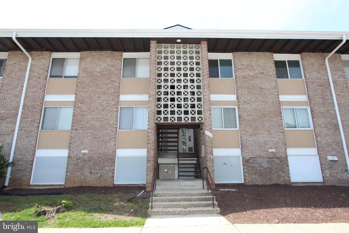 573 WILSON BRIDGE DR #C2 Property Photo 1