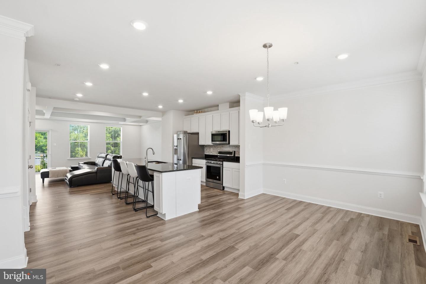 16572 Fife Way Property Photo 8