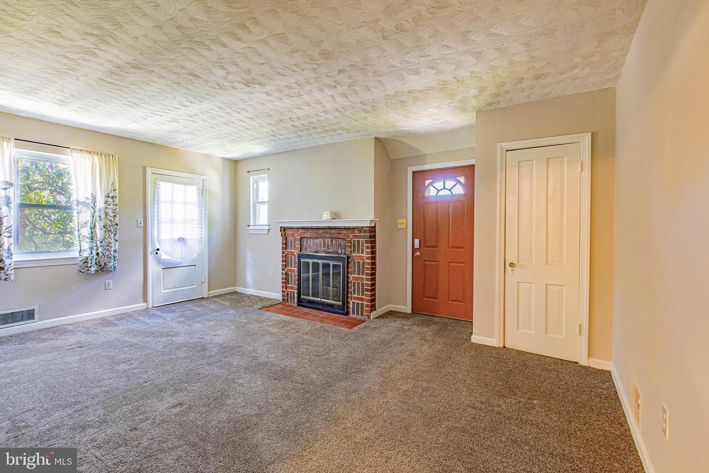 1714 61st Property Photo 4