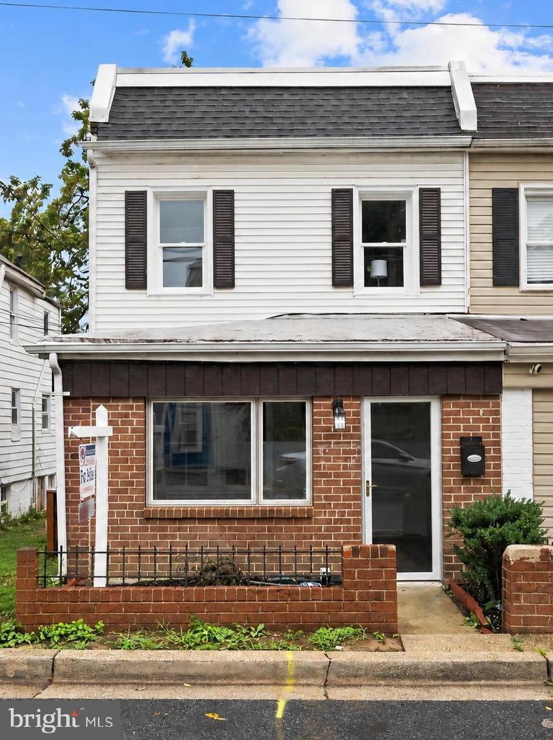 5911 CROWN ST Property Photo 1