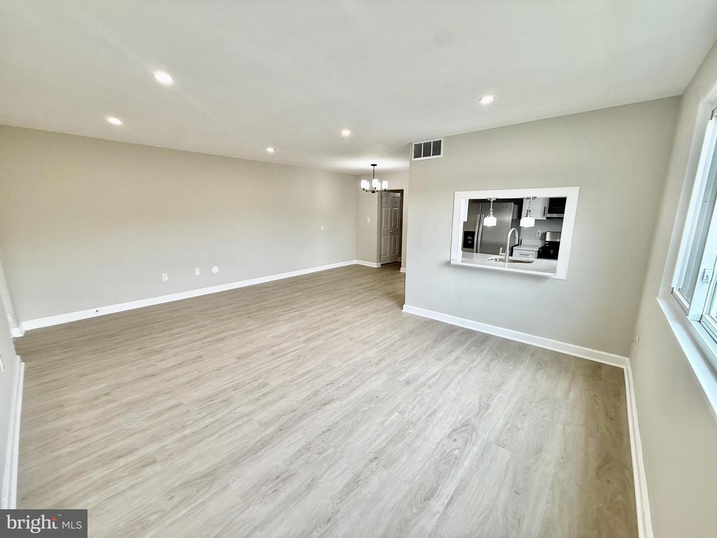 3825 Hamilton St #c-304 Property Photo 4