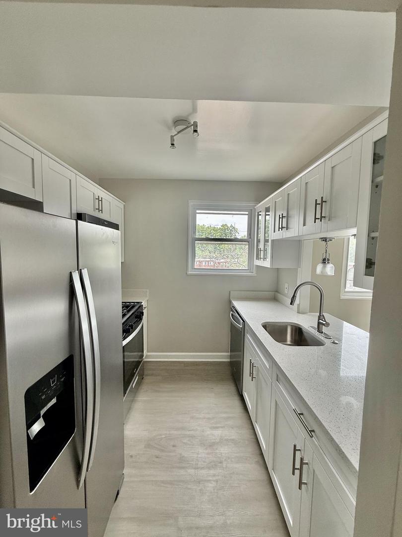 3825 Hamilton St #c-304 Property Photo 7