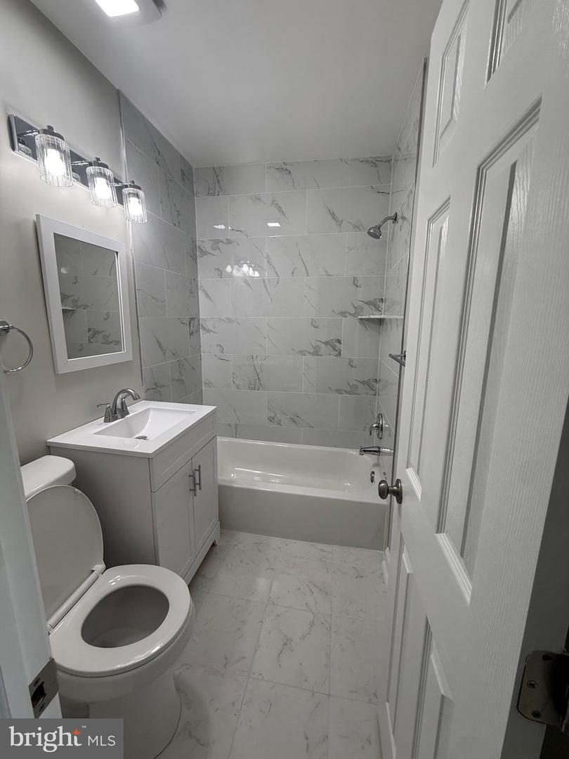 3825 Hamilton St #c-304 Property Photo 13
