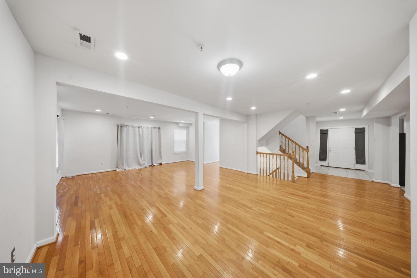 7611 Temple Hill Rd Property Photo 5