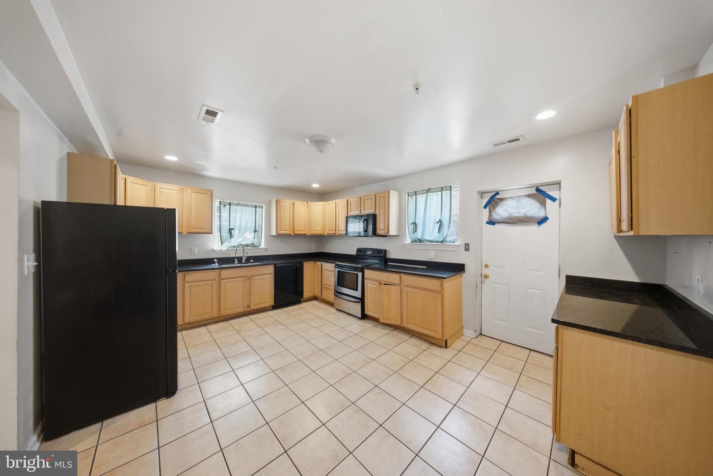 7611 Temple Hill Rd Property Photo 6
