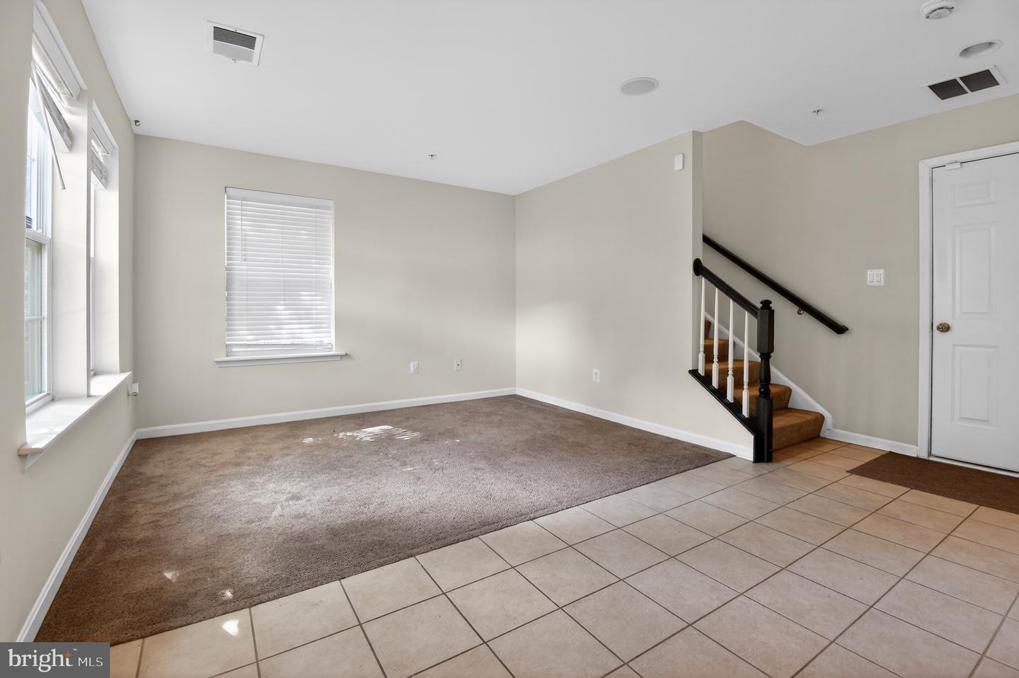 1725 Fernwood Dr Property Photo 2