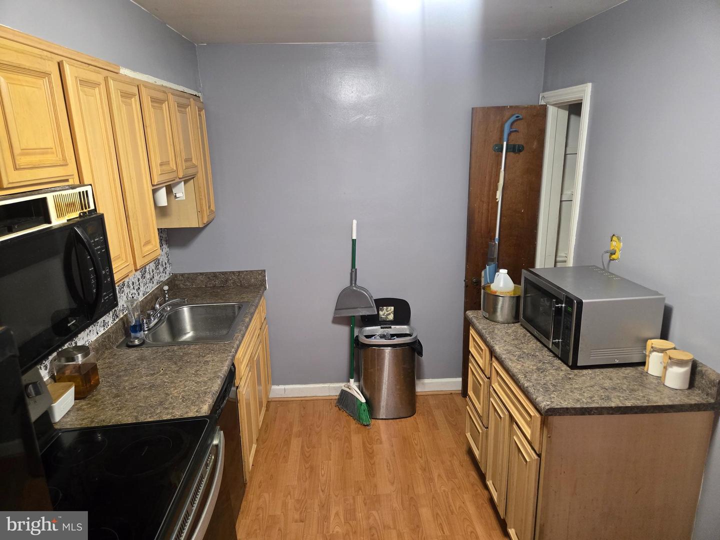 2345 Iverson St Property Photo 12