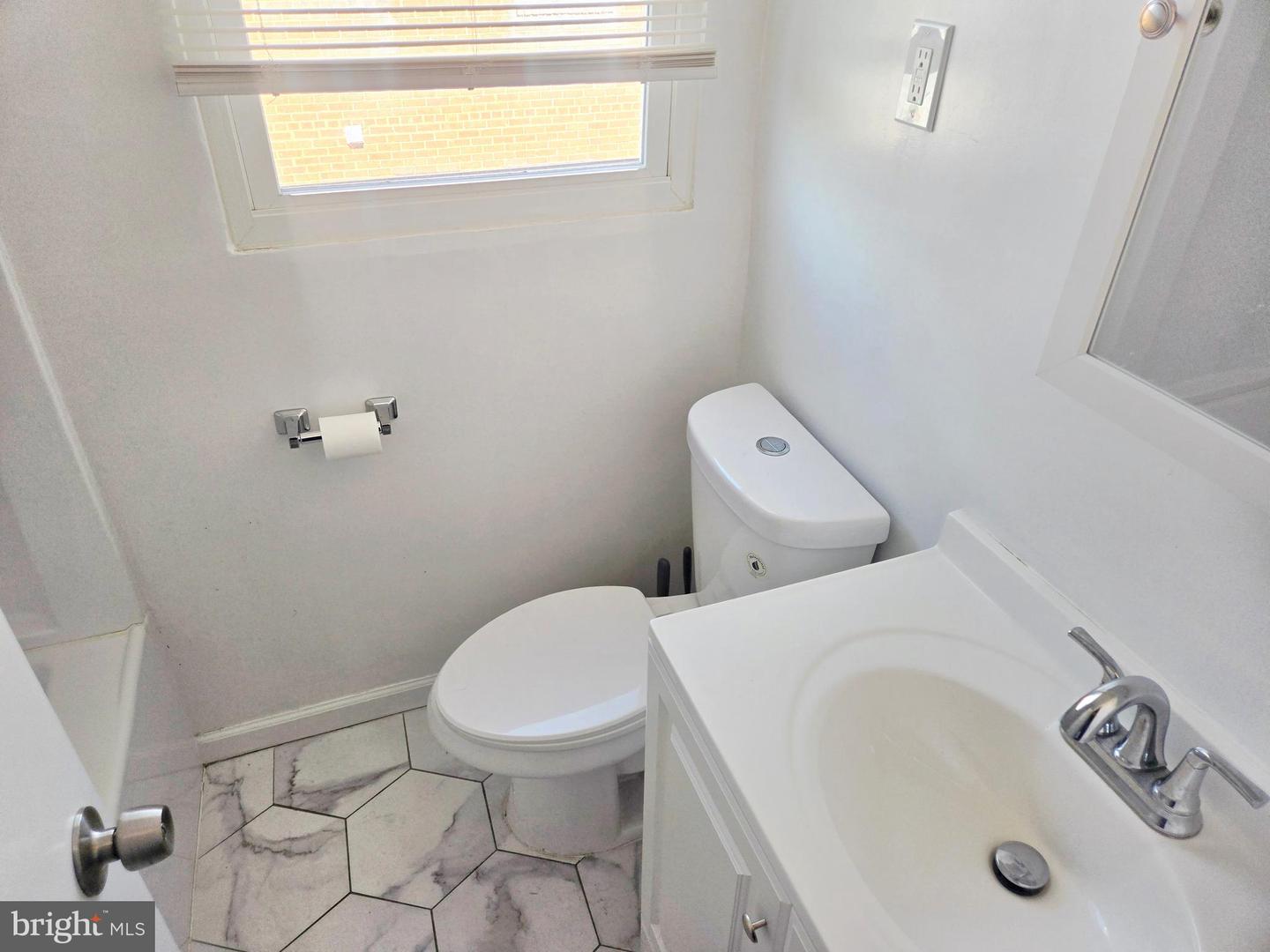 2345 Iverson St Property Photo 16