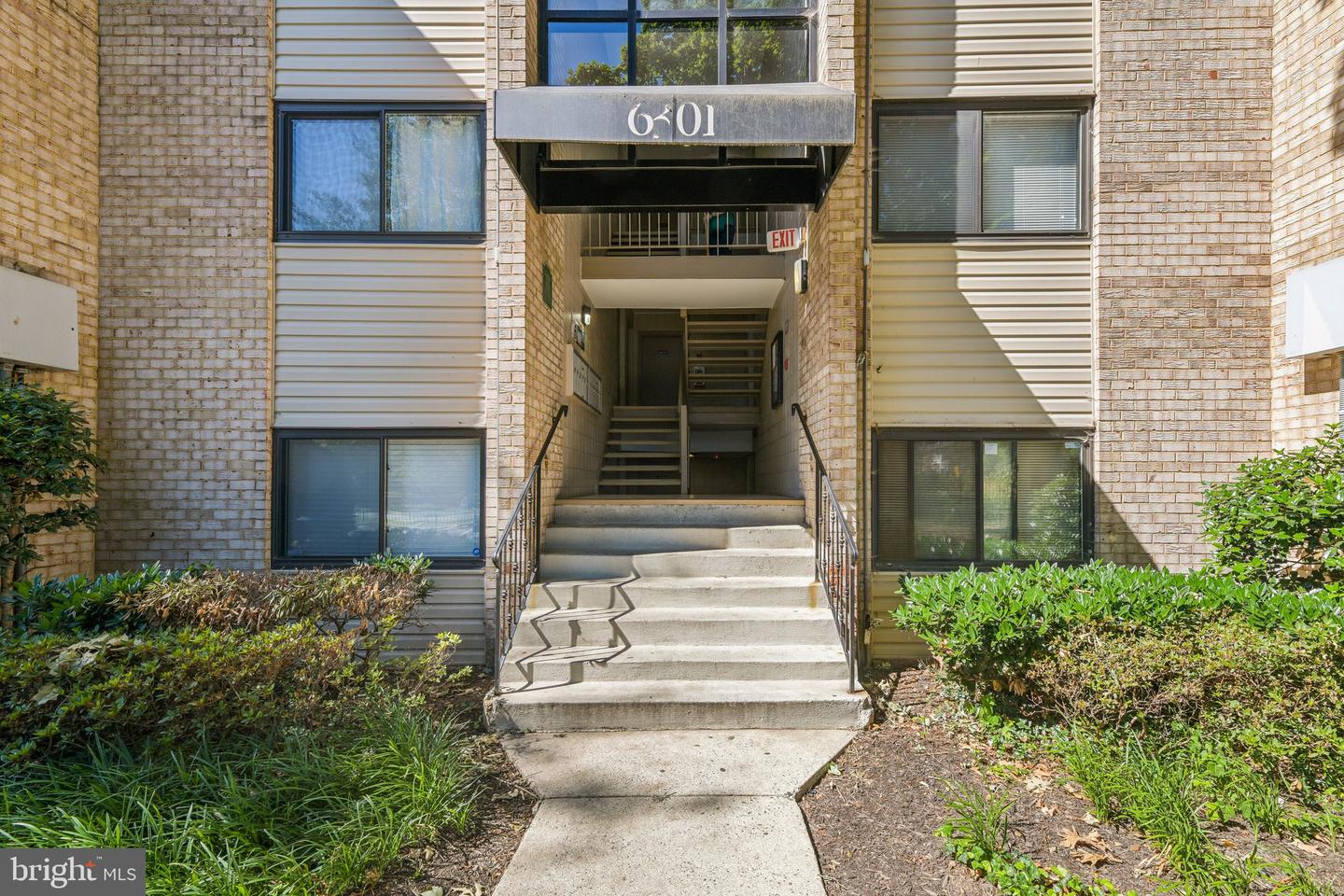 6301 Hil Mar Dr #4-10 Property Photo 1