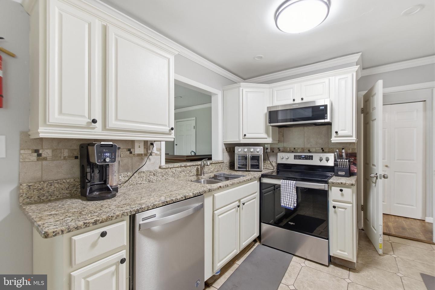 2800 Federal Property Photo 10