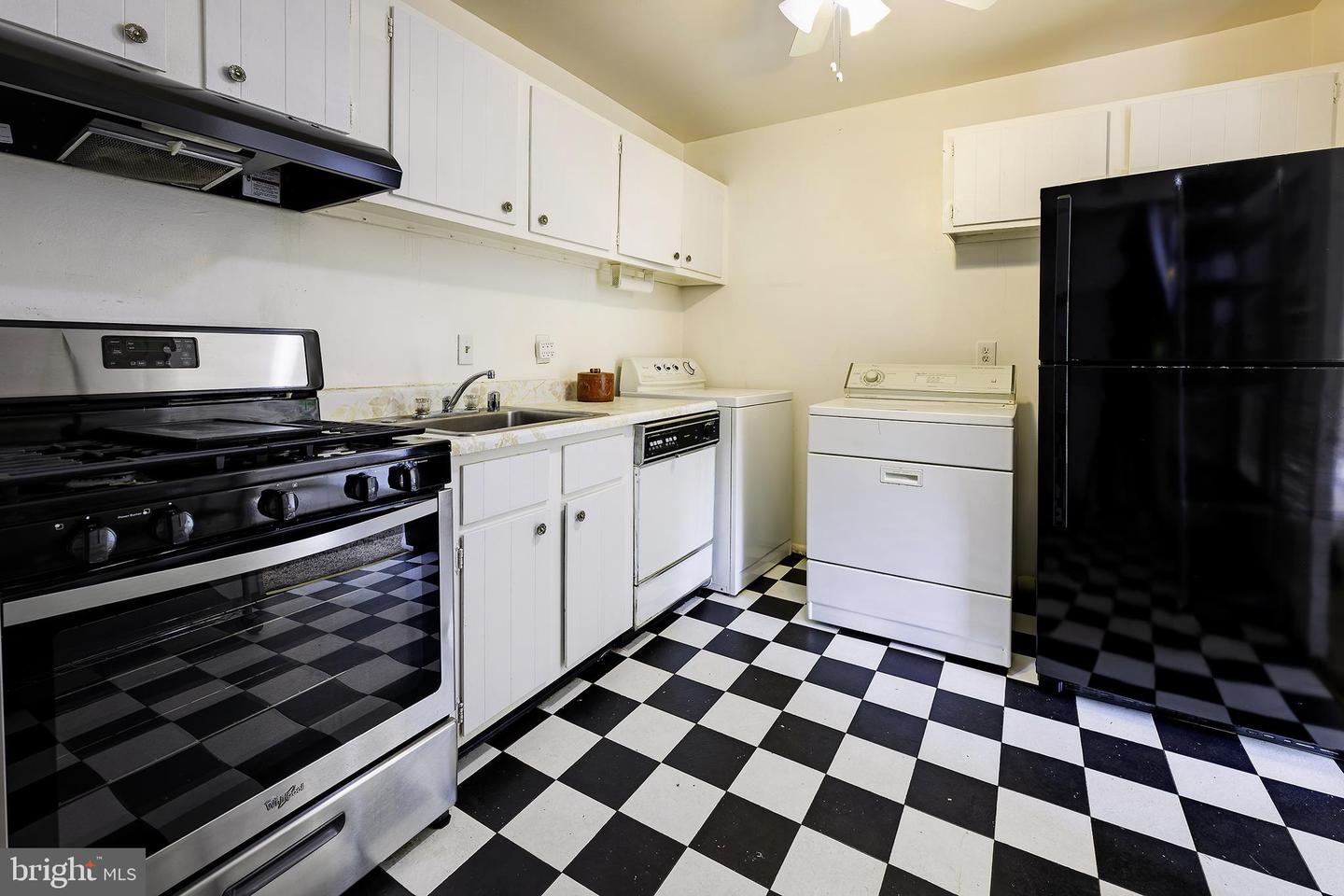 8419 Greenbelt Rd #101 Property Photo 12