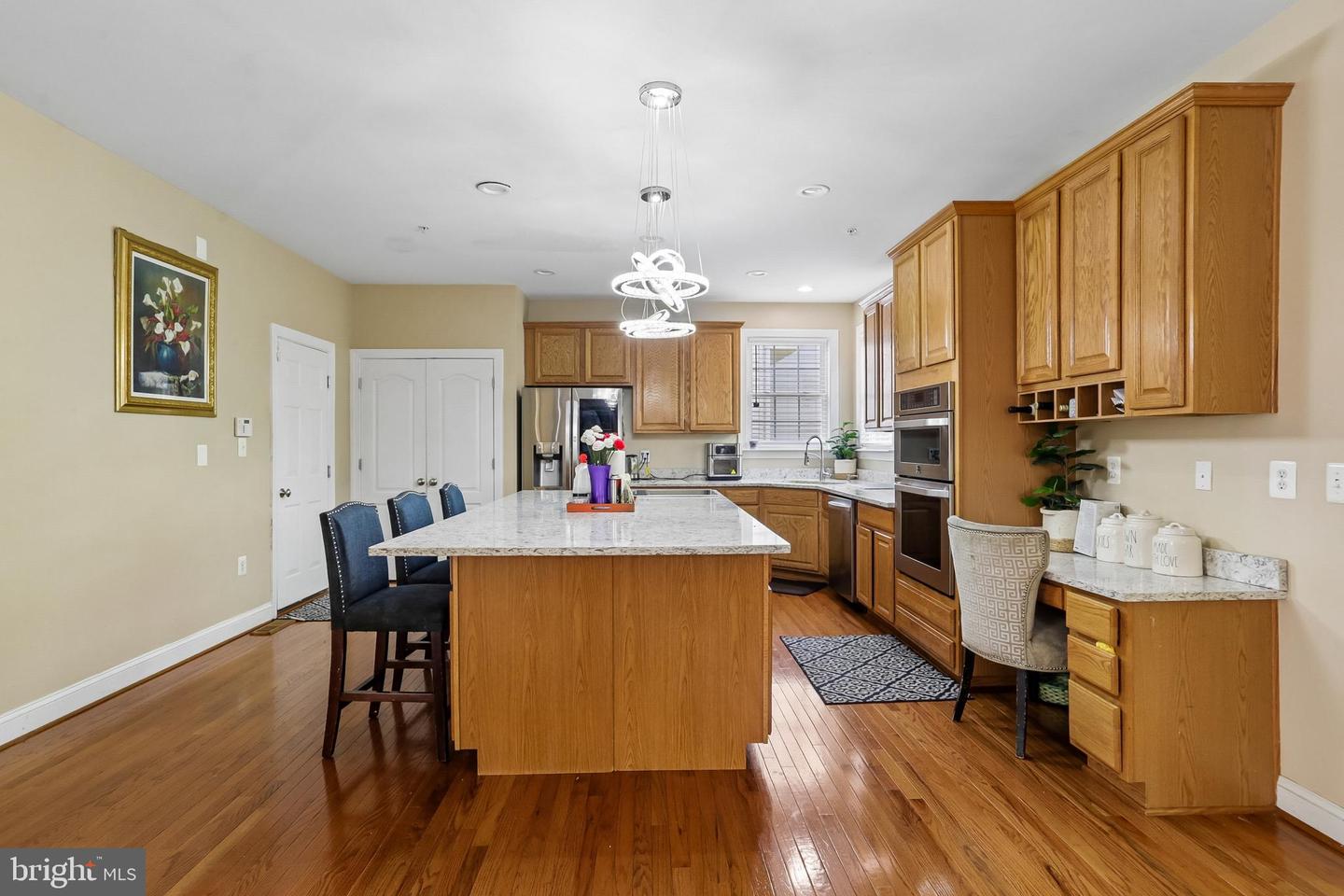 15428 Symondsbury Way Property Photo 3