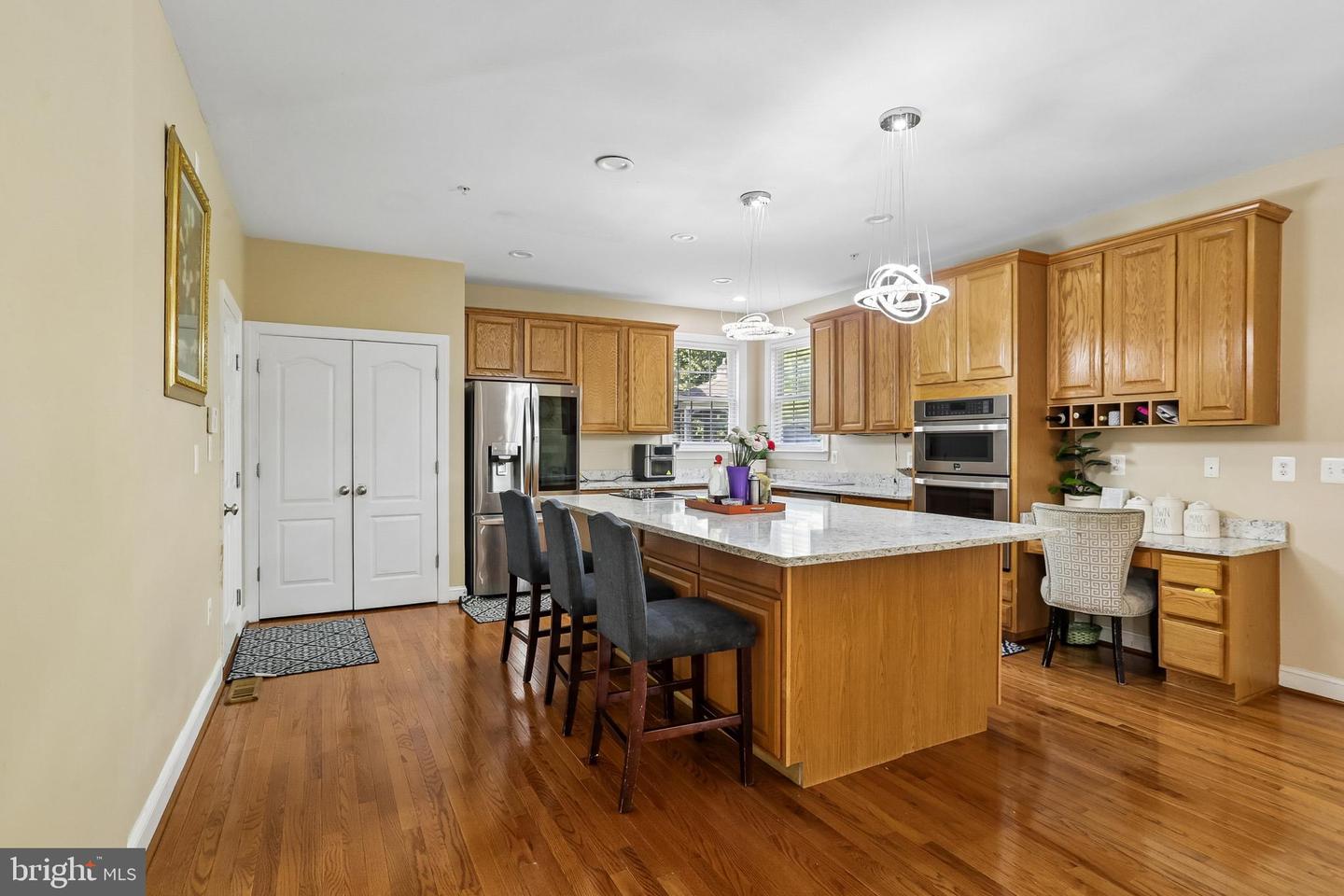 15428 Symondsbury Way Property Photo 4