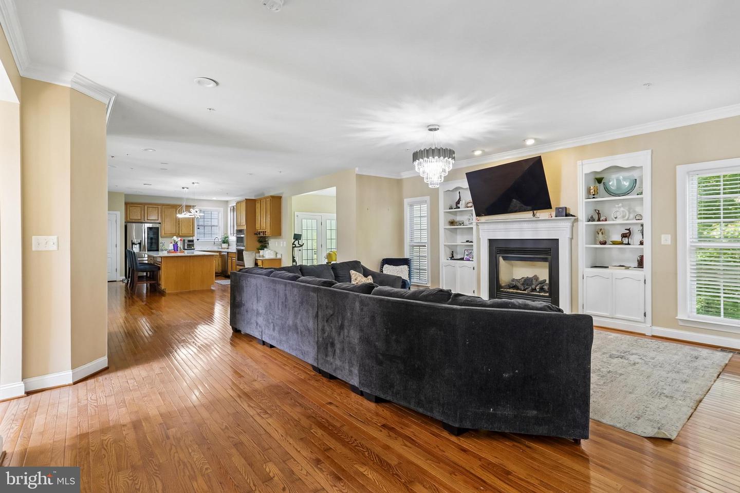 15428 Symondsbury Way Property Photo 8