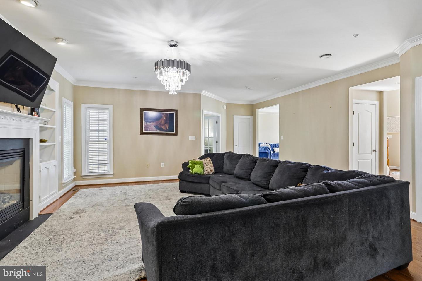 15428 Symondsbury Way Property Photo 11