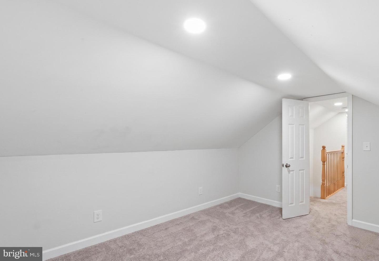 2607 Lakehurst Ave Property Photo 11