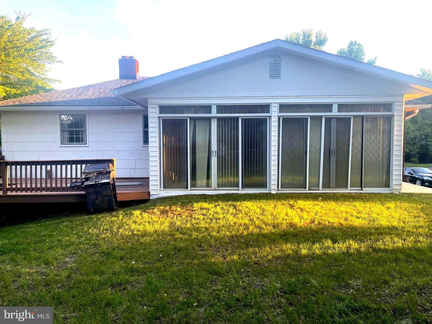 10902 Exeter Ct Property Photo 2