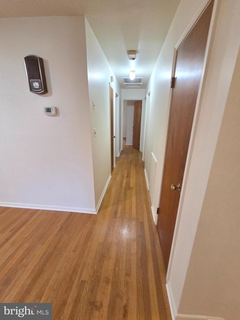 10902 Exeter Ct Property Photo 7