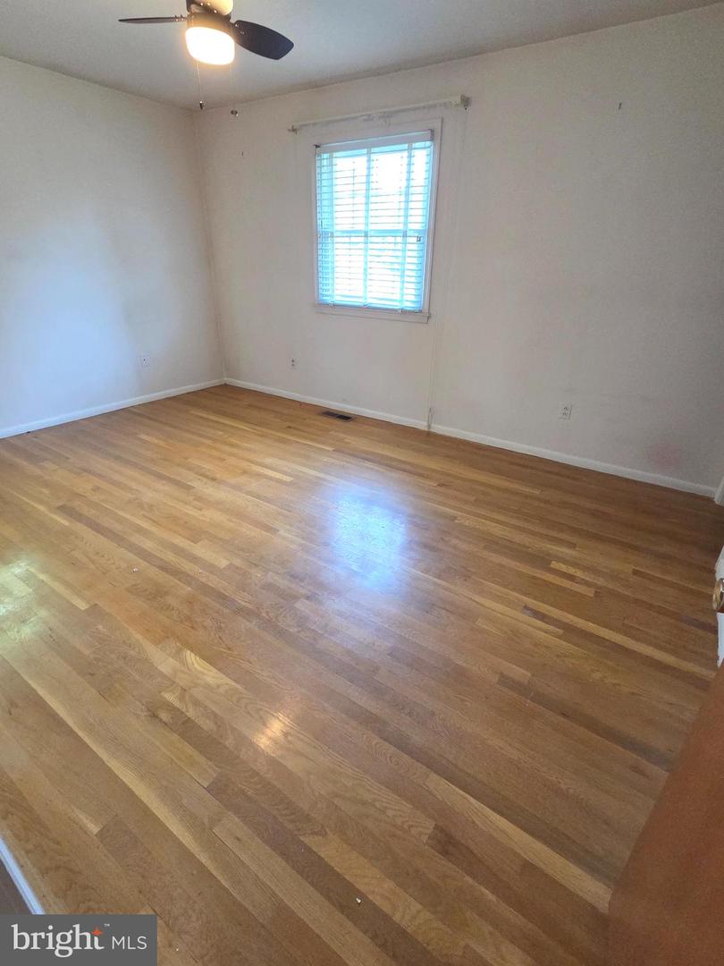 10902 Exeter Ct Property Photo 13