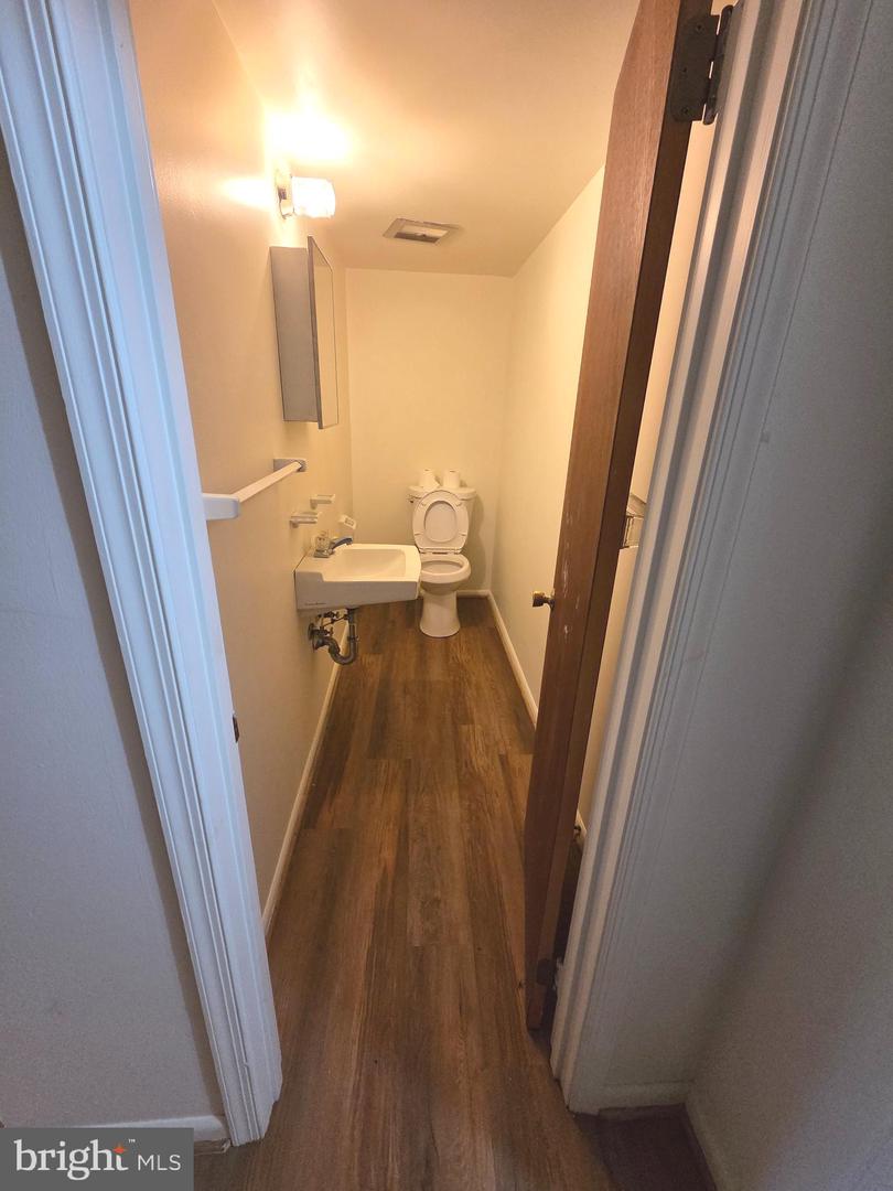 10902 Exeter Ct Property Photo 14