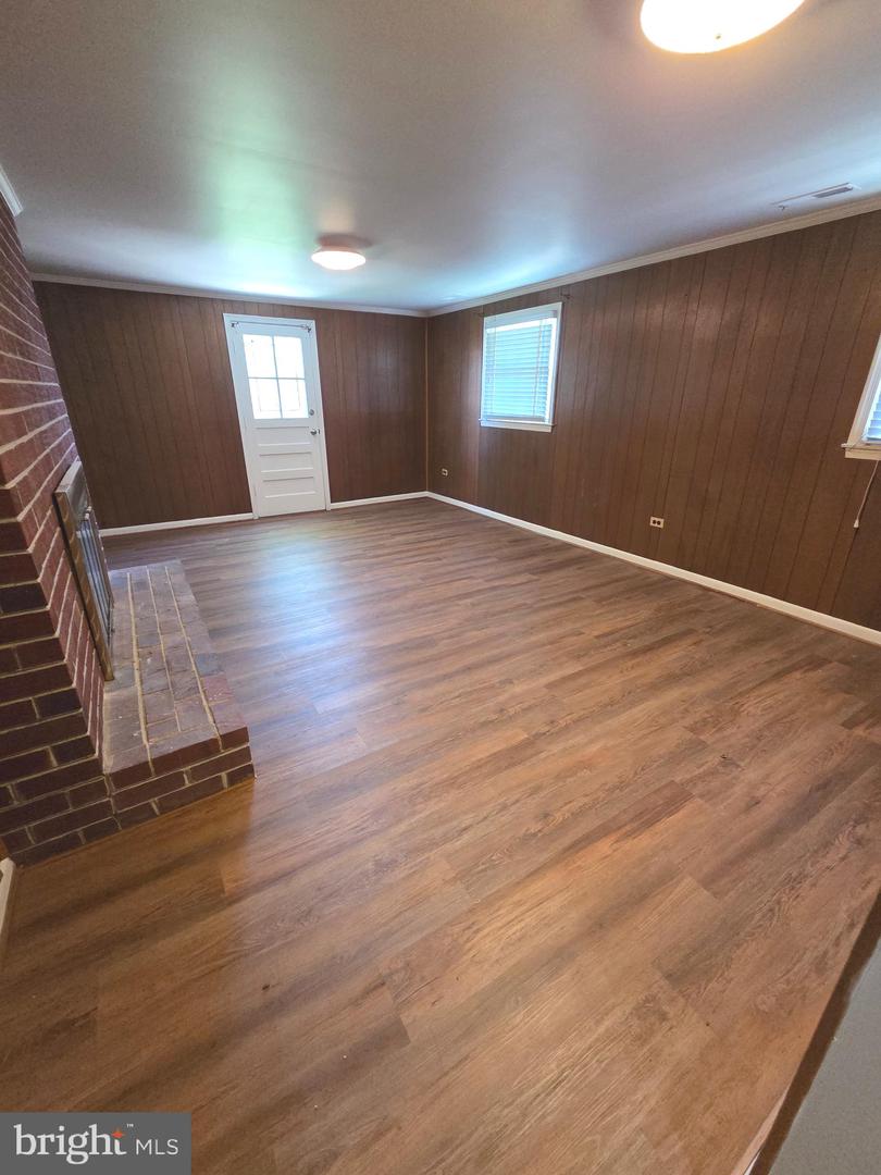 10902 Exeter Ct Property Photo 15