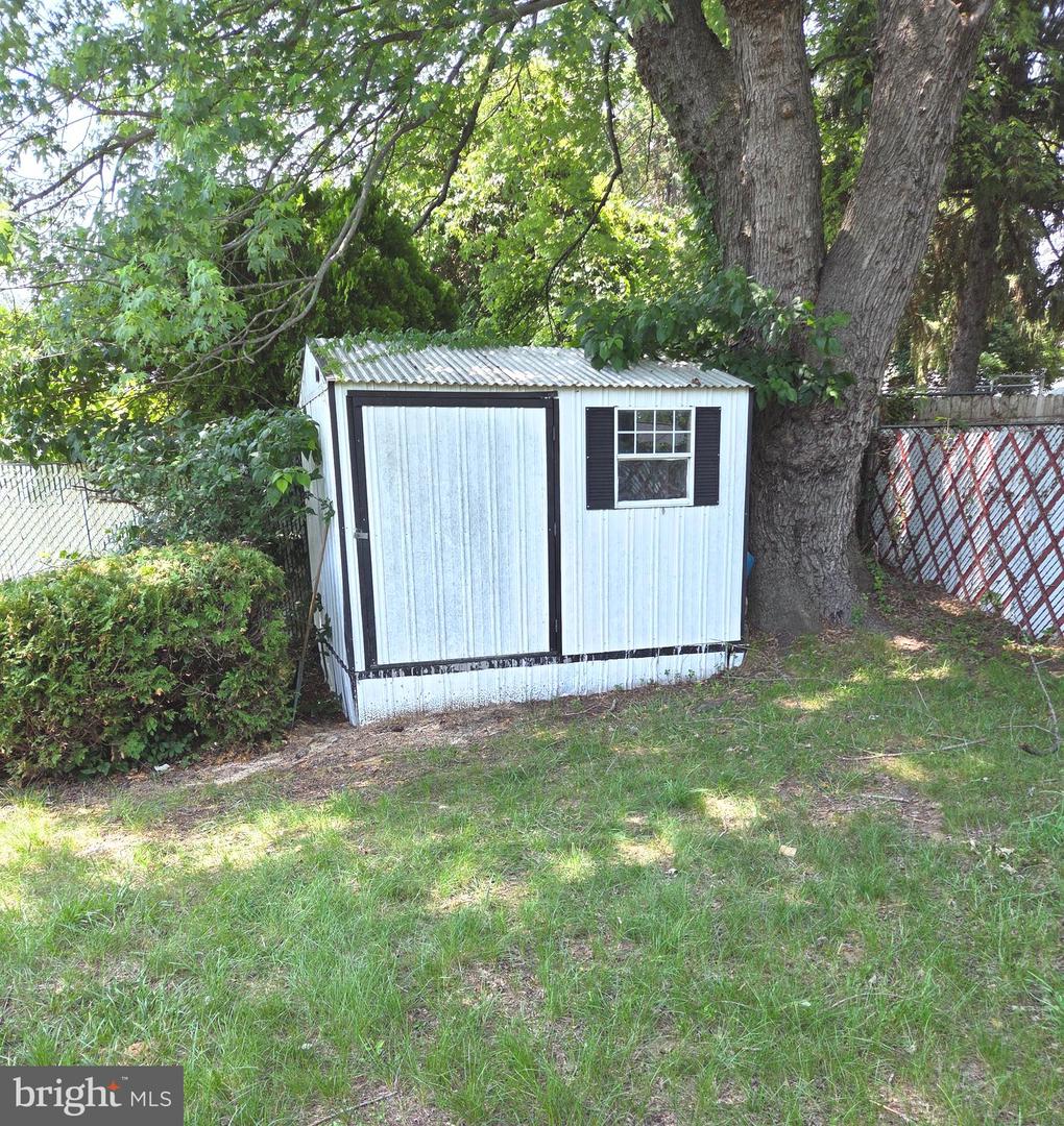 10902 Exeter Ct Property Photo 21