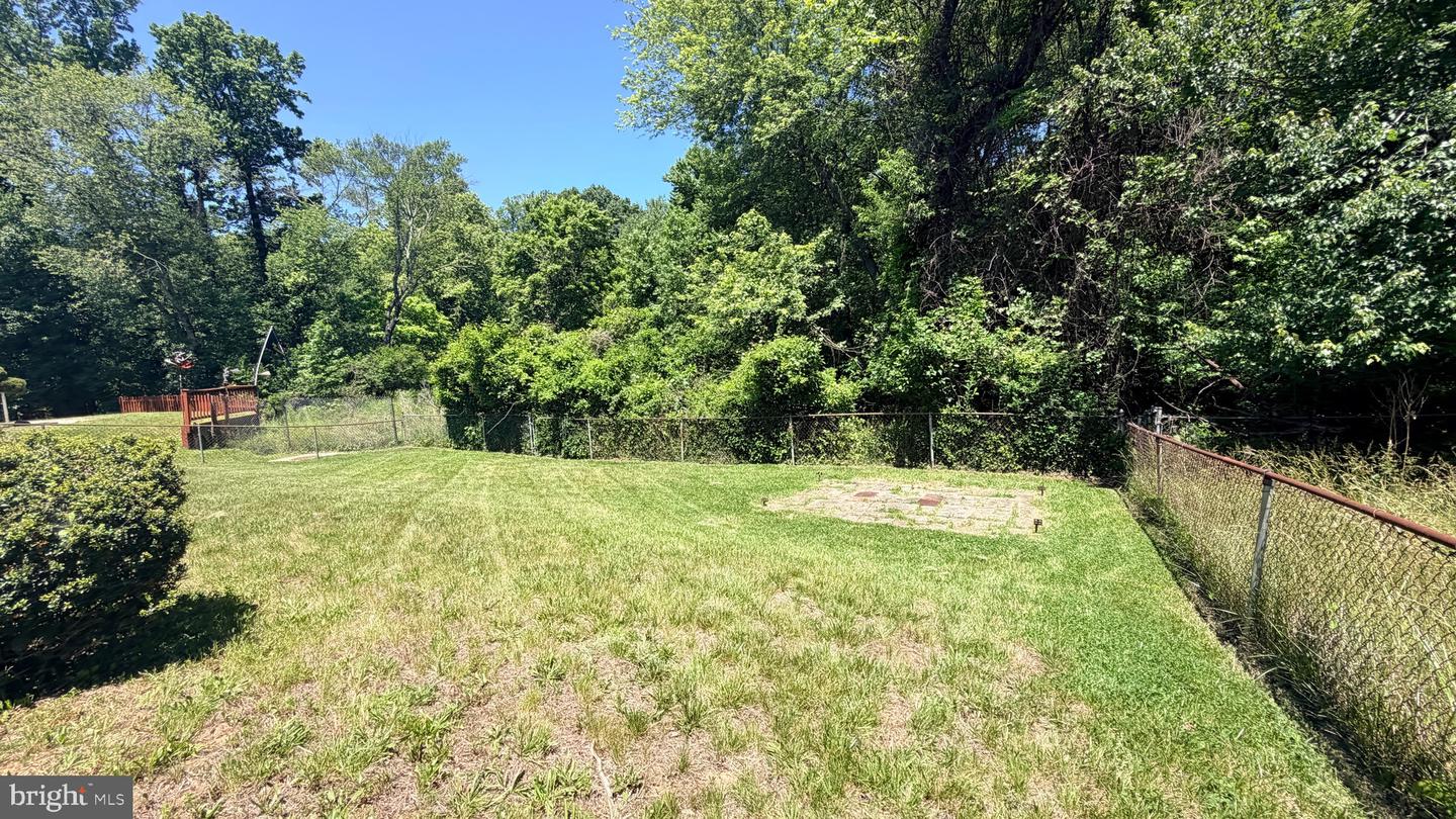 6000 Ladd Rd Property Photo 6