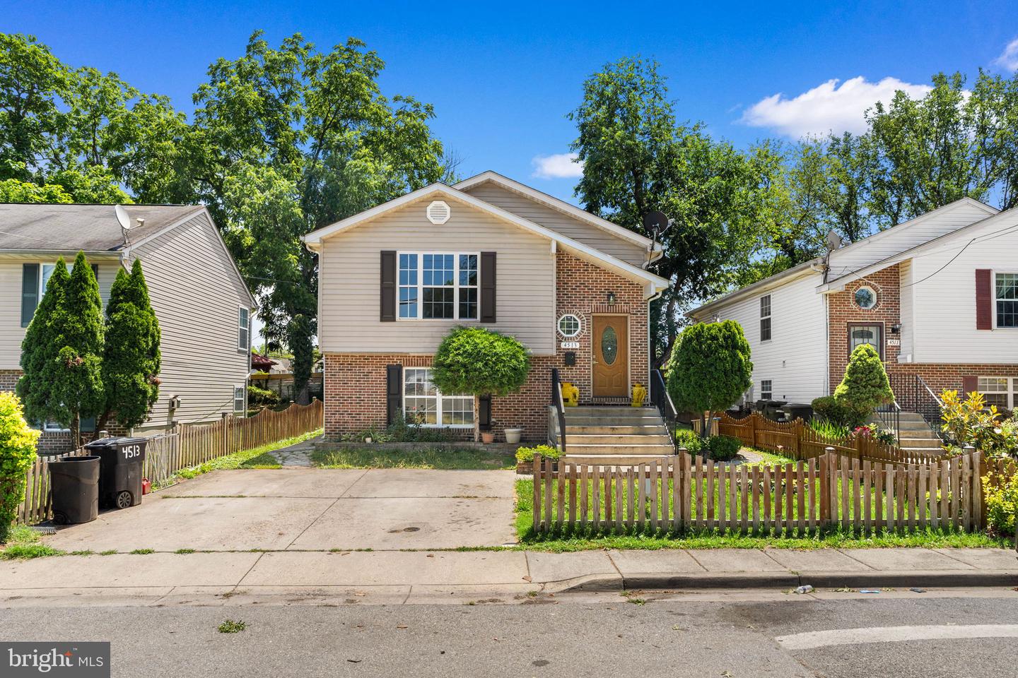 4513 BANNER ST Property Photo 1
