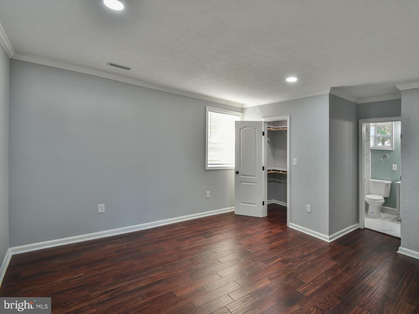 3801 Portal Ave Property Photo 14
