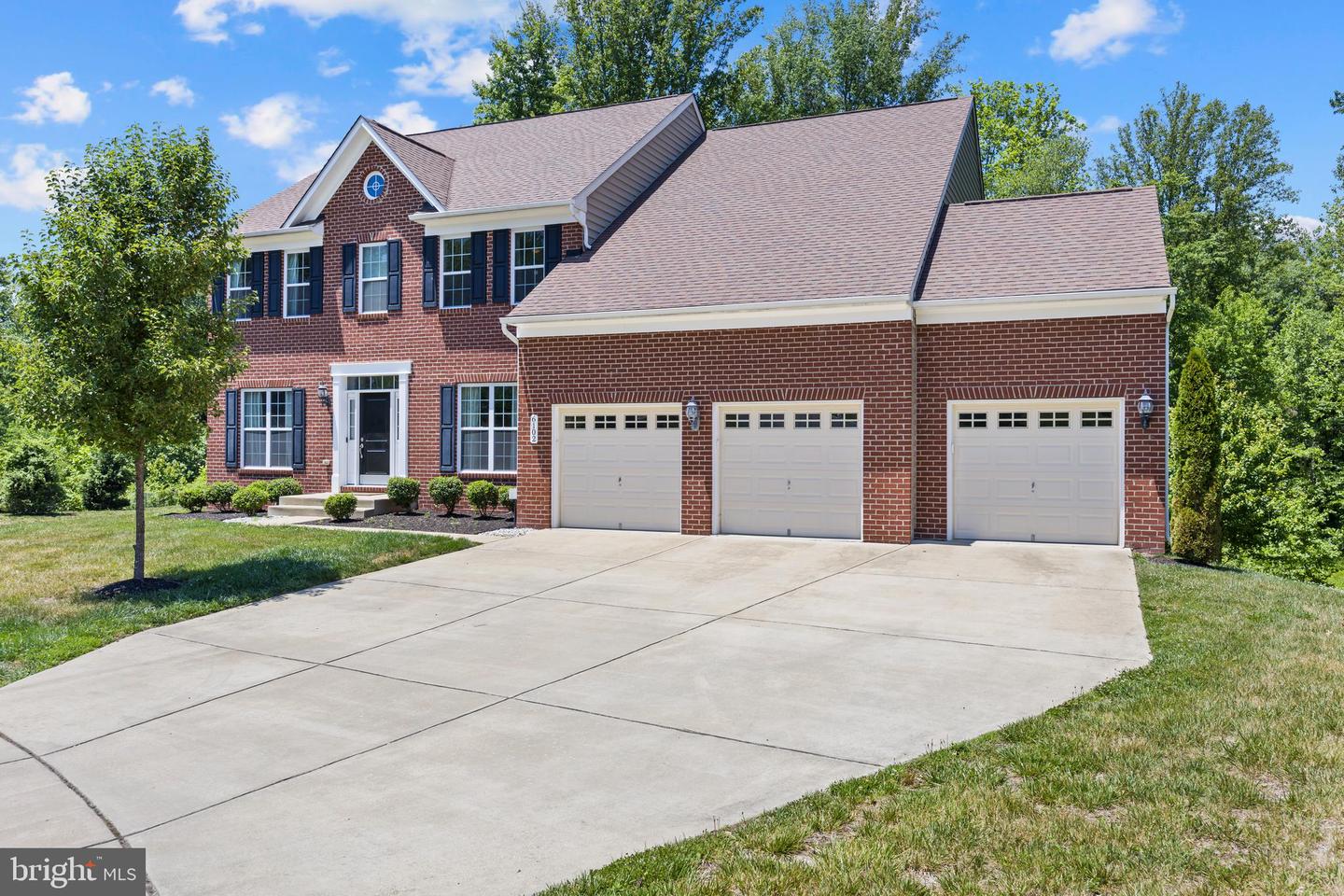 6102 Oglethorpe Mill Dr Property Photo 1