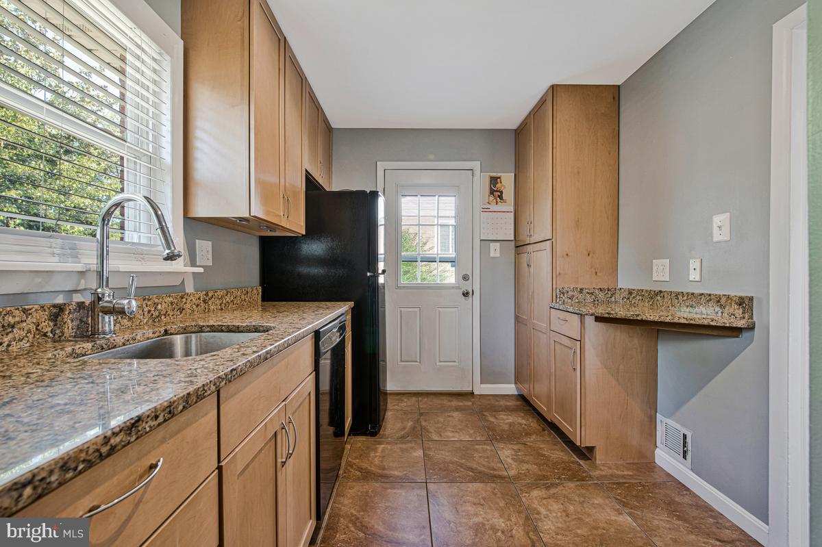 4702 66th Pl Property Photo 12