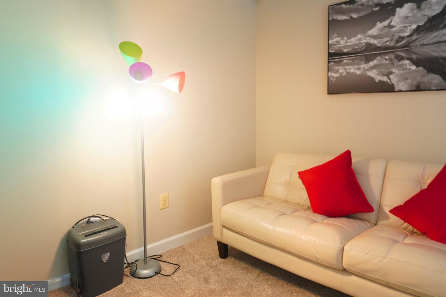 15407 Jennings Ln Property Photo 3