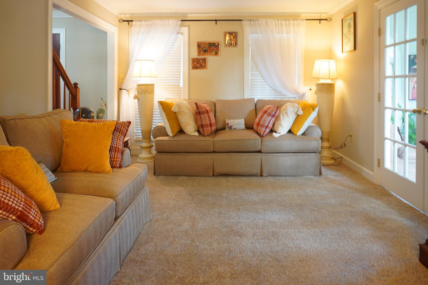15407 Jennings Ln Property Photo 8