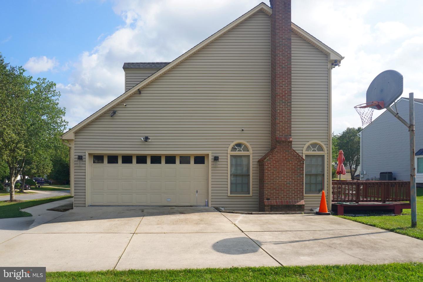15407 Jennings Ln Property Photo 17